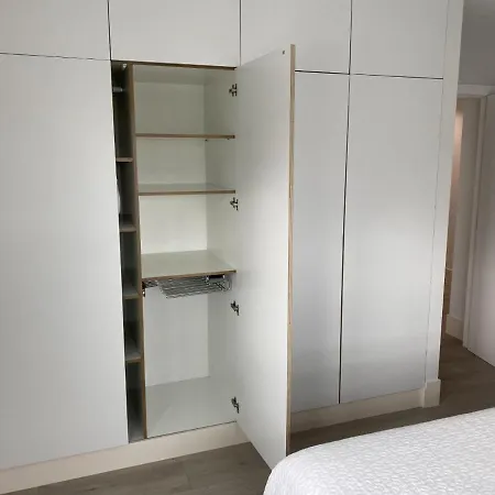 Apartment Piso De 3 En Primera Linea De La Playa De Riazor A Coruna